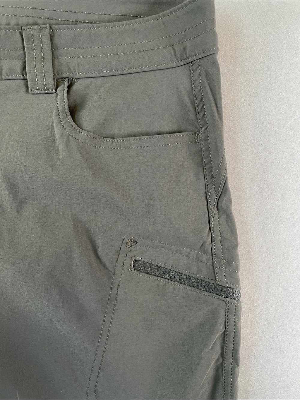 Eddie Bauer Women’s Gray Stretch Hiking Utility 7” Bermuda Shorts Size 10 - Picture 4 of 8